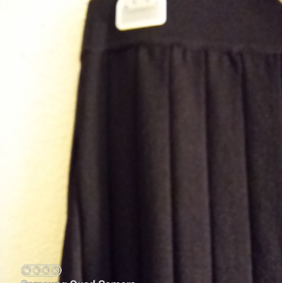 House of Harlow 1960 Ribbed Knit Midi Skirt - Picture 9 of 15